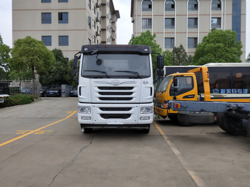 解放后雙橋國六排放18噸灑水噴霧車 解放后雙橋國六排放18噸灑水噴霧車