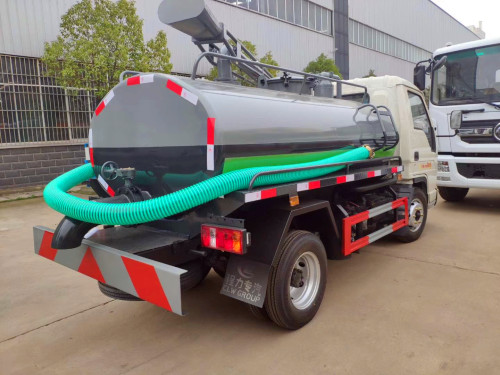 小型吸糞車 小型吸糞車