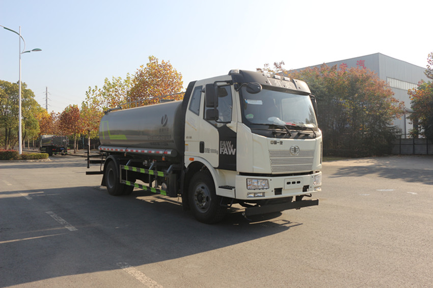 東風5噸水罐車多少錢一輛-湖北盈通灑水車生產廠家 東風5噸水罐車多少錢一輛-湖北盈通灑水車生產廠家