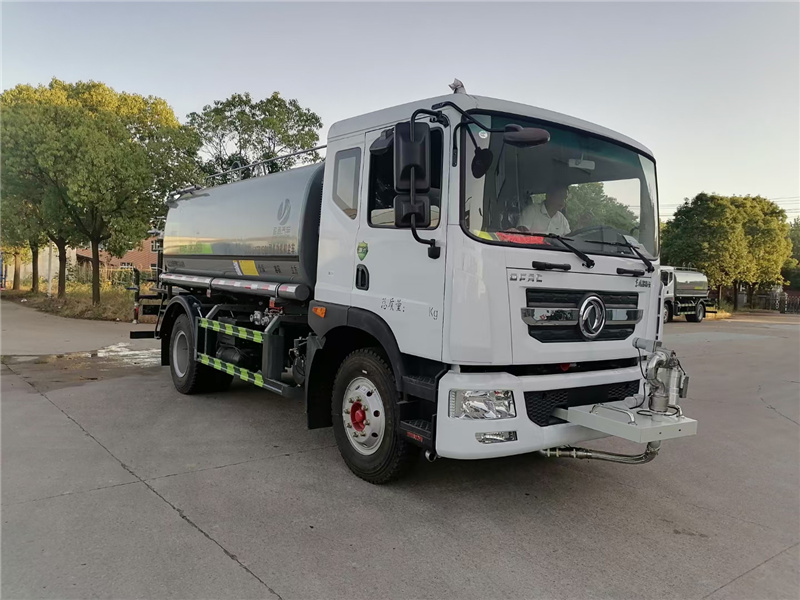 ������12����ˮ܇ǰ��늄Ӟ�ˮ�ں����F���։m܇-�|�L12����ˮ܇���a(ch��n)�S��