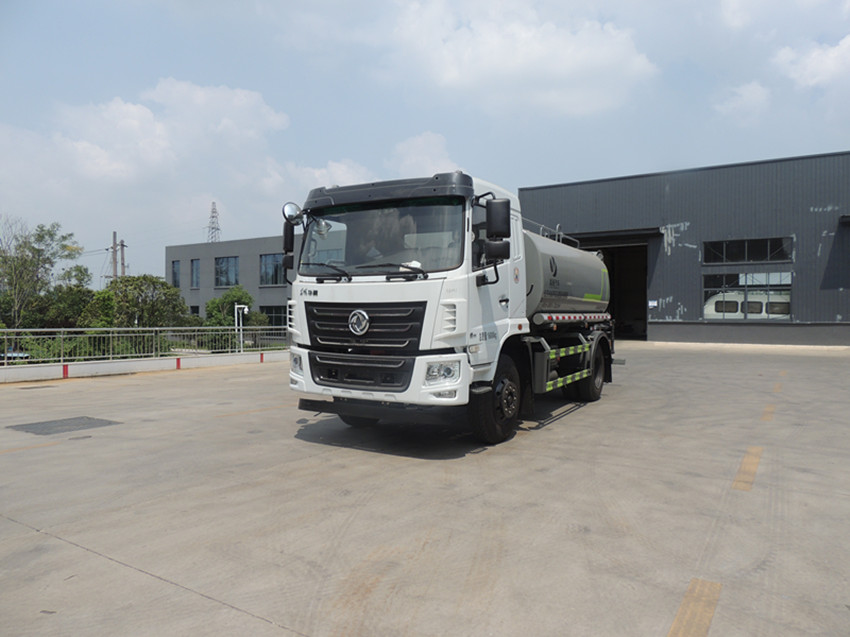 12方灑水車 12方灑水車
