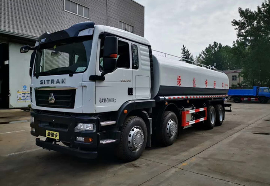 25����ˮ܇(ch��)-��(gu��)�������ǵ¿�ǰ�ĺ�˞�ˮ܇(ch��)�S(ch��ng)���N(xi��o)��