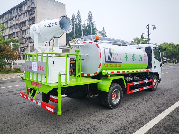 東風多利卡5方灑水車