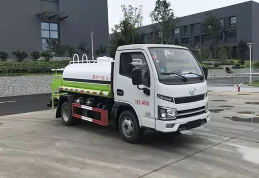 躍進(jìn)藍(lán)牌2-3方小型灑水車圖片